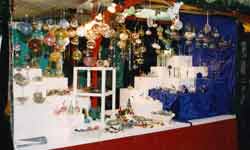 Schmuck und Glasobjekte handgearbeitet zur Weihnachtszeit