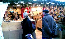 Weihnachtsmarkt Mannheim mit Glaskunst in den Quadraten